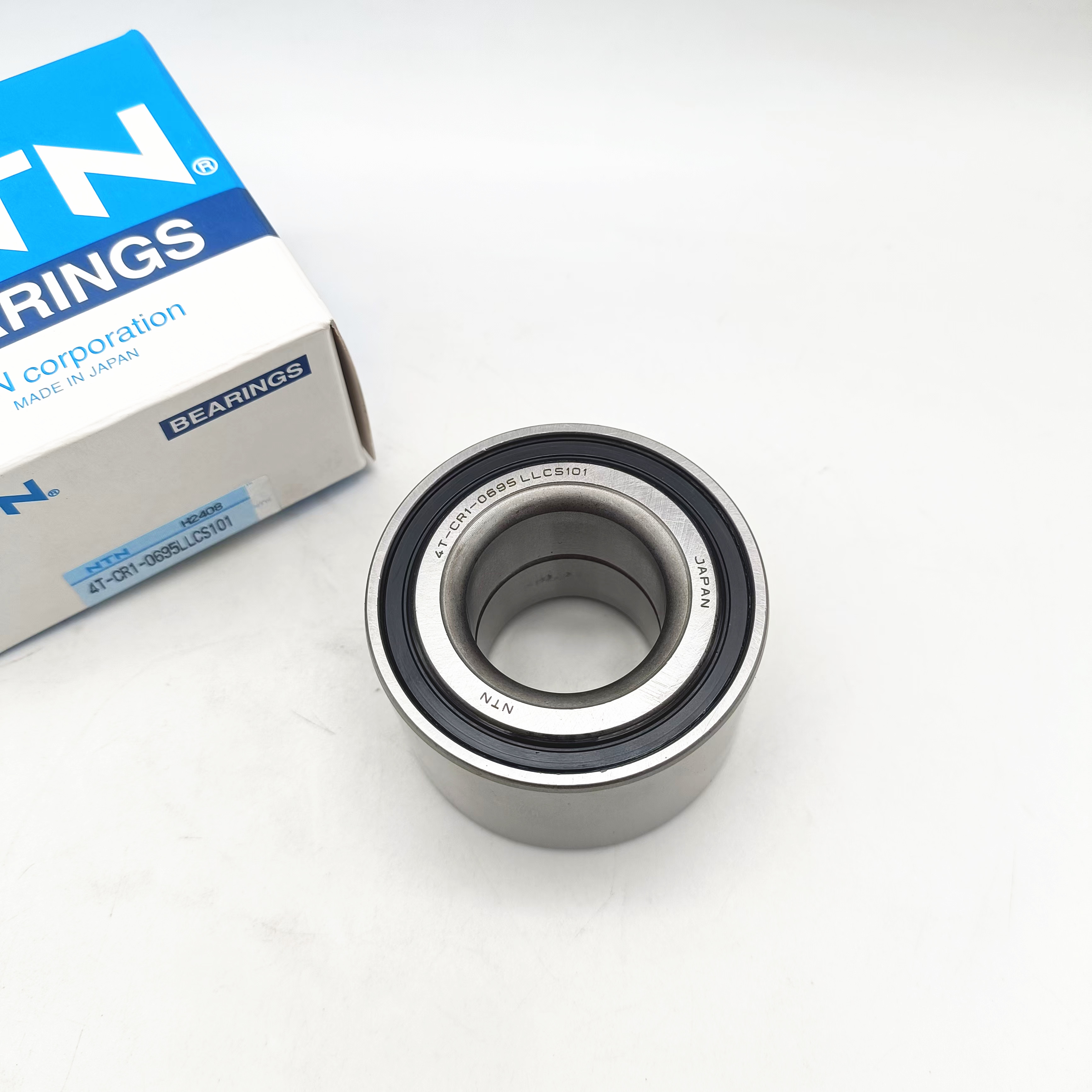 High quality Auto wheel bearing NTN 4T-CR1-0695LLCS101 bearing