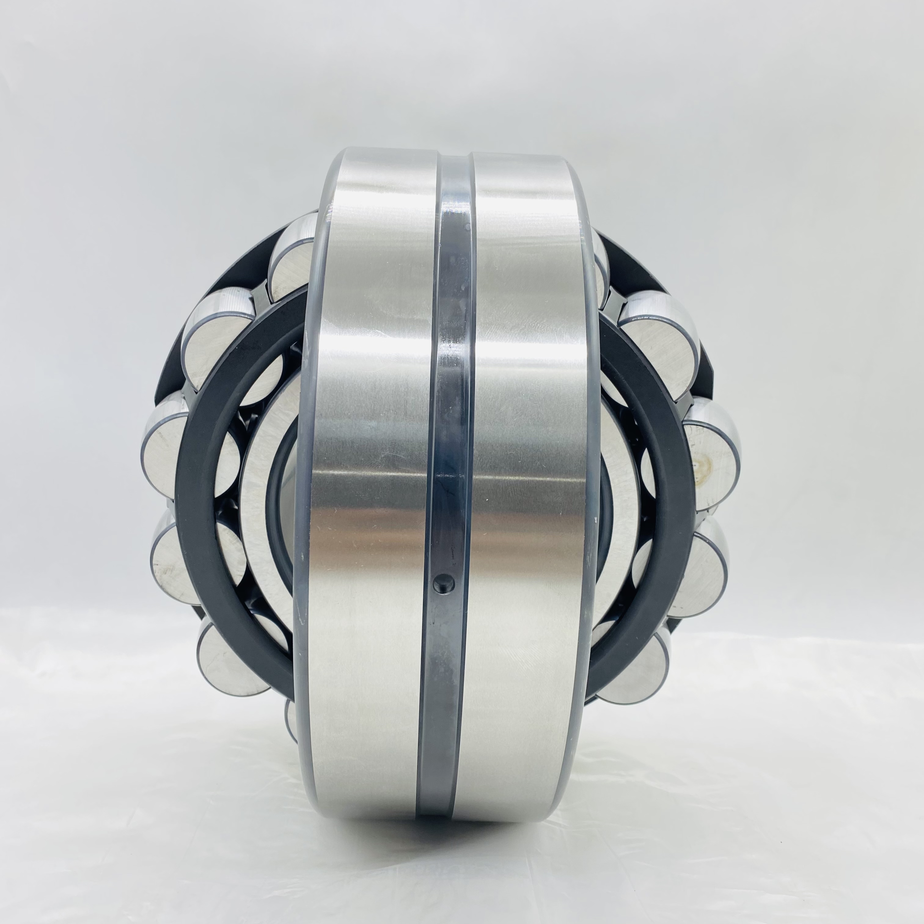 Vibrating screen bearing 22324CCJA/W33VA405 22324CA/W33/C4VA405 SKF Spherical Roller Bearing