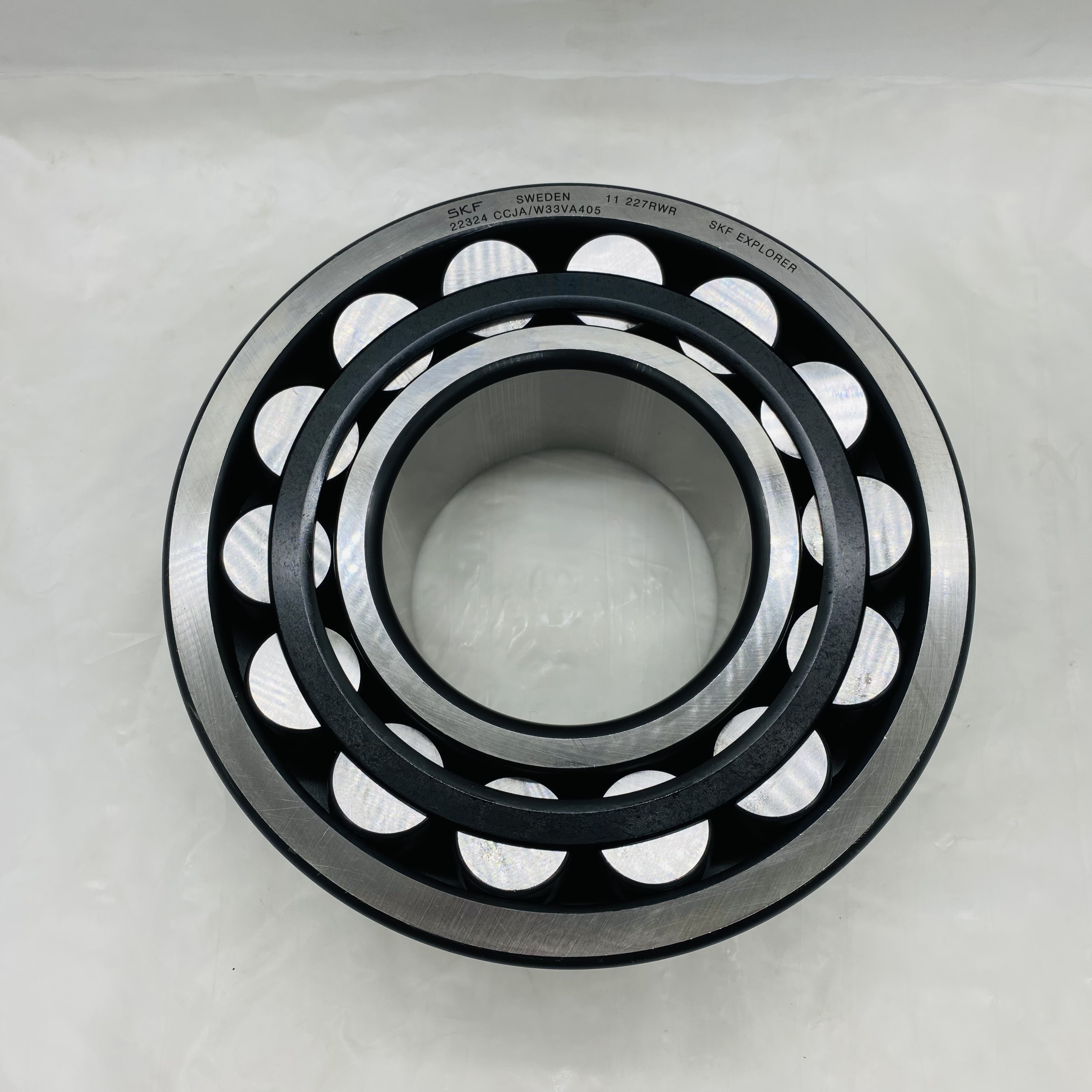 Vibrating screen bearing 22324CCJA/W33VA405 22324CA/W33/C4VA405 SKF Spherical Roller Bearing